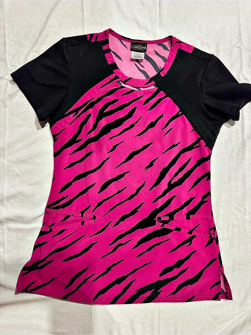 Cabrio Animal Print Short Sleeve Top in Pink & Black Like New
